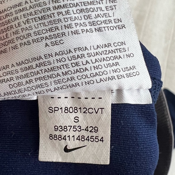 Nike athletic leggings - Picture 3 of 3